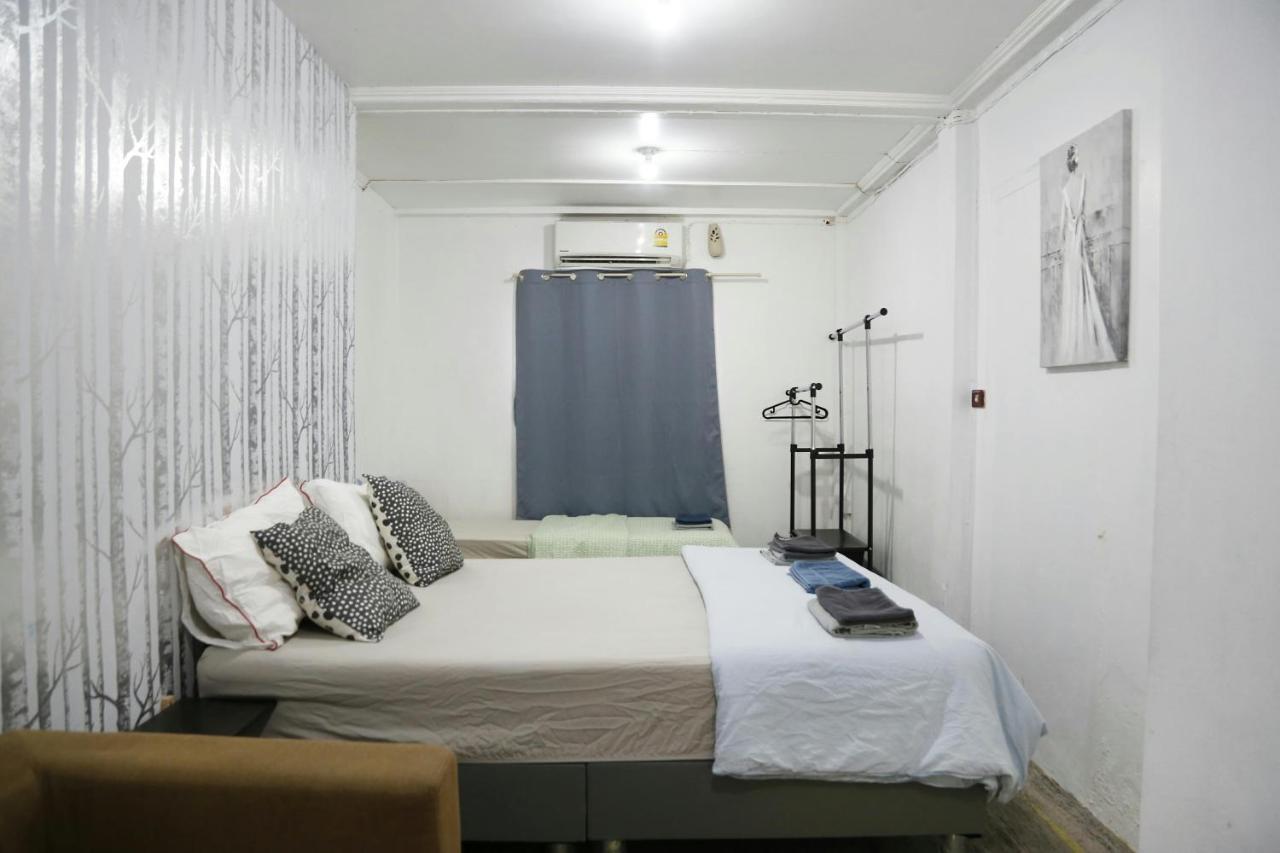 Rubin Home Bangkok Esterno foto