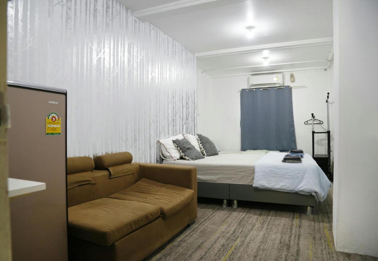 Rubin Home Bangkok Esterno foto