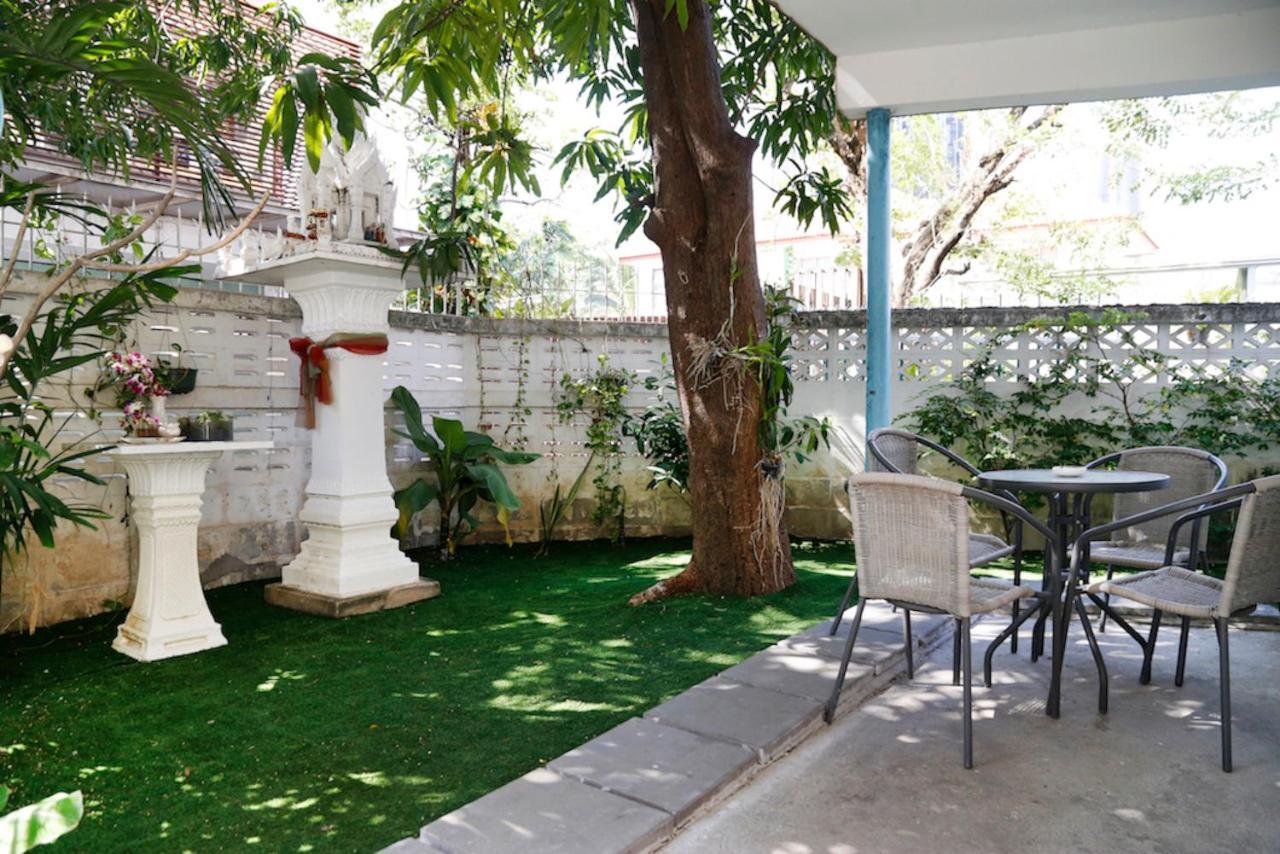 Rubin Home Bangkok Esterno foto